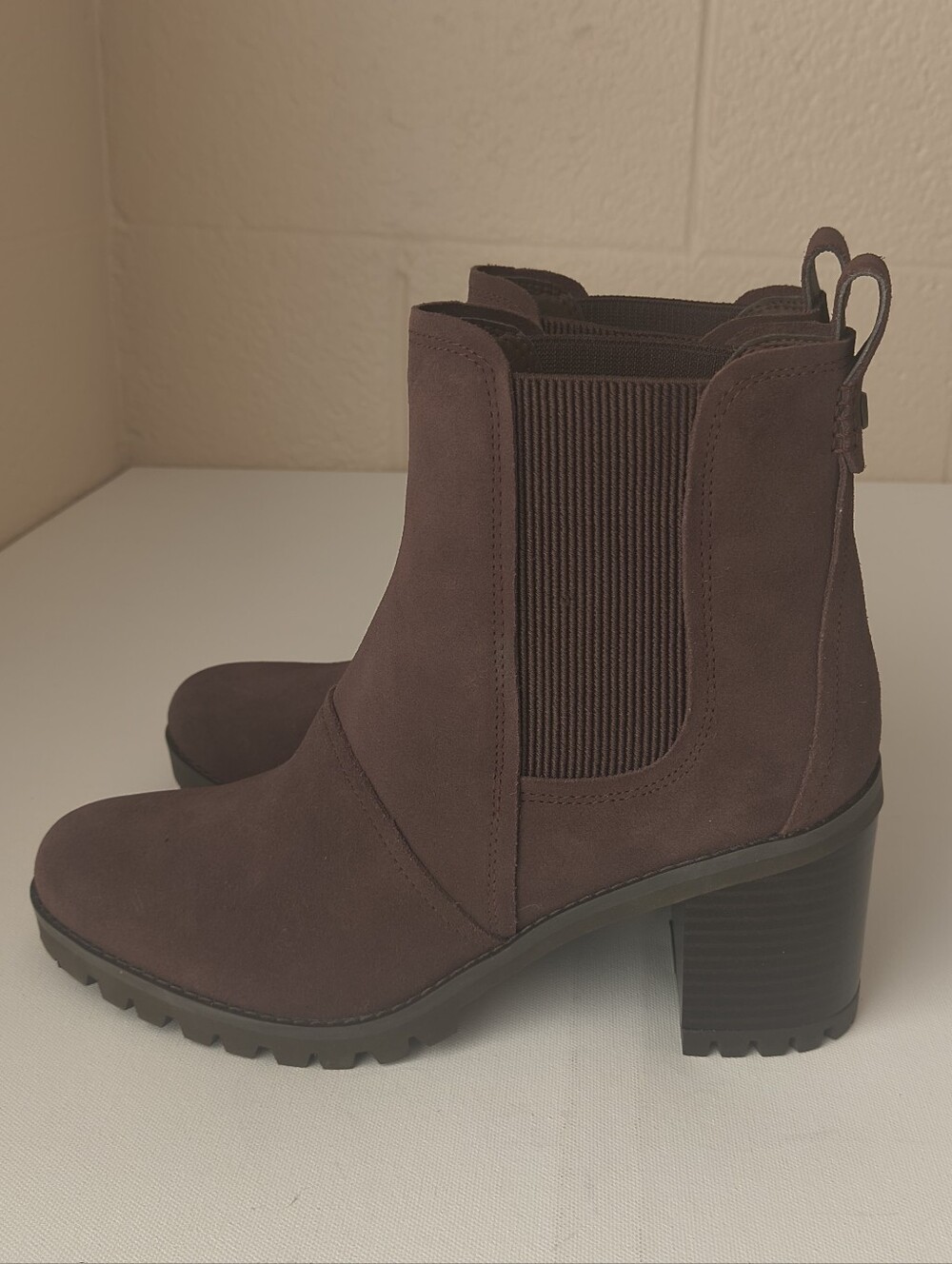UGG Women's Hazel Waterproof Suede Chelsea Boots - Size 9 - NWOB